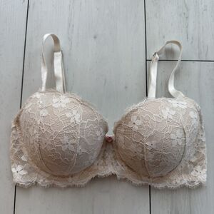 Victoria's Secret Women Bra 32DD Cream Floral Lace Dream Angels Lined Demi